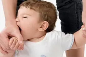 宝宝冷不丁就咬人，知道这些真相你还忍心责怪他吗？图片