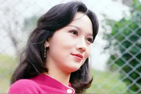 赵雅芝眼下的那颗痣也太美了吧！图片