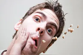 我看上了单位的女神，我该怎么做才能把她追到手？图片