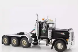 美国变形金刚——卡车保险杠可以当镜子用图片