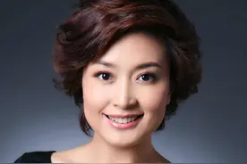 奥运会羽毛球的女解说员是谁？网友表示：请你闭嘴！图片