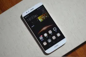 高通骁龙615，2.5D弧面玻璃设计，华为麦芒4图赏图片