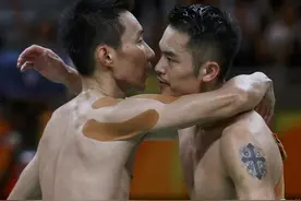 林丹李宗伟交换球衣的那一刻，你动容了么图片