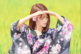 青春回忆：之麦田唯美清纯美女图片
