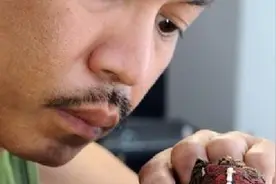 这位手办重涂师，请收下我的膝盖图片
