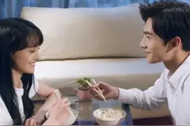 少女心砰砰砰！电视剧《微微一笑很倾城》曝光正片片头。图片