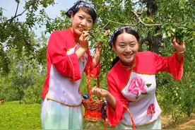 农家妹子就是纯，笑的跟花儿一样美！图片