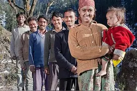 五兄弟同娶一女子，但每晚只能一人同寝图片