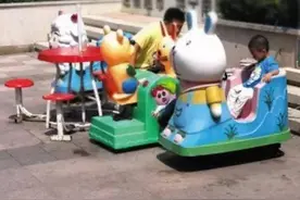 这种玩具悲剧频发，再便宜也不能让孩子玩！图片