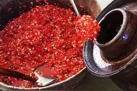 剁辣椒的正宗湖南做法，制作剁辣椒的窍门，辣味美食，吃出健康图片