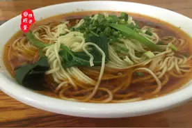 「我在重庆吃小面」这碗猪油鲜香的小面好吃到爆！图片