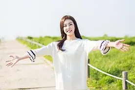 90后韩国女大学生进军竞技主播，成宅男女神。图片