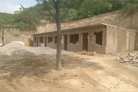 我们农村人建房必做的一件事，城里人很少有机会见到。图片