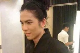 男人留长发，可以比女人还美图片