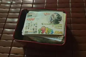 见识一下CF老玩家的收藏 一沓点卡，一段童年图片