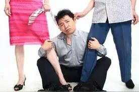 婆婆洗澡，竟要求儿子做怪异举止，媳妇见了几乎崩溃图片
