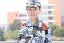 16位军训照女神师姐，诠释什么叫天生丽质！图片