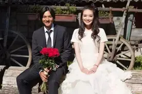 港媒：冯德伦求婚经过 古堡开工问舒淇：不如我哋結婚囉图片