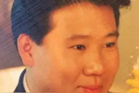 郭德纲与前妻离婚娶了王惠 如今一家和睦俩儿子相差19岁图片