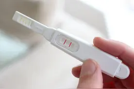 明明已经上环却依旧怀孕，医生的解释让她感到万般无奈图片