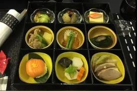 同样都是飞机餐，为什么经济舱与头等舱差距这么大？图片