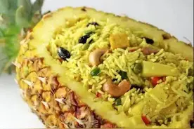 怎样做一锅正宗的菠萝饭？图片