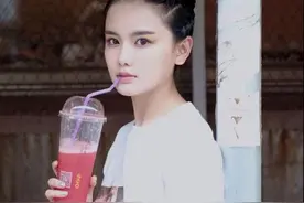 当年豆瓣三大女神的近照，清纯可人的南笙姑娘变成大妈了？图片