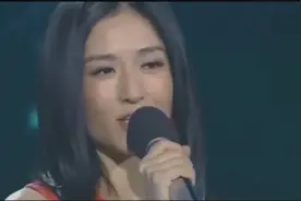 张杰在六周年结婚纪念日宣布谢娜怀孕，何炅送上祝福