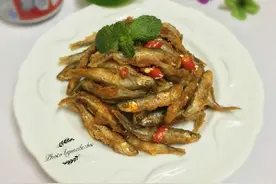 香炸小鱼仔图片