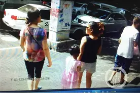 那个扔下女儿的狠心妈 消失3个月后终于接走女儿图片