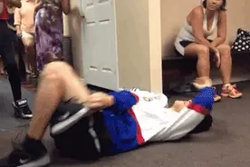 这样的恶作剧只有外国人才敢干图片