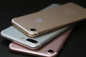 疑似iPhone 7三版本上手视频曝光 遭吐槽简直丑爆！图片