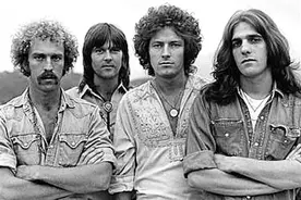 每个人心中只留下自己的《加州旅馆》 老鹰乐队主唱格列·弗雷逝世图片