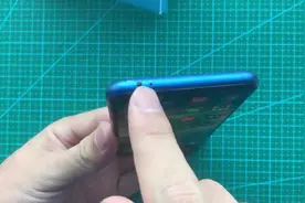 华为手机的这个小孔可不是装饰的，它的真实功能看了就知道视频封面