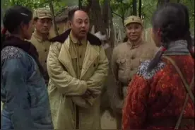 陈毅粟裕在沂蒙山区见到老百姓相互介绍，陈毅：我叫501，他叫502