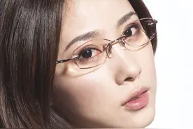 幽默笑话  一个乞丐来到一个吝啬鬼家门前乞讨图片