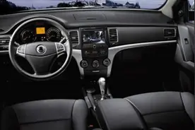 汽车前沿：夏季汽车空调不制冷就加氟 分分钟钟毁掉你的爱车图片