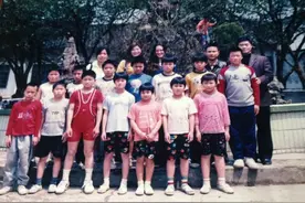 哈哈哈，奥运冠军石智勇十岁还是“夜哭郎”图片