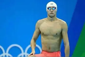 宁泽涛孙杨同款粉色泳裤，谁更让你欲罢不能？图片