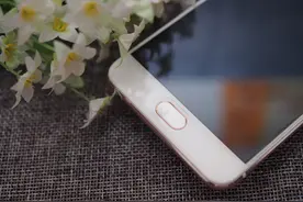 安利下vivo X7的前置指纹图片