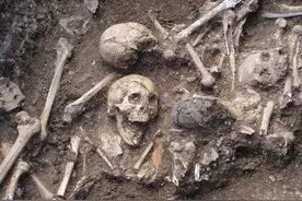 1994年四川僵尸事件，骷髅人在沼泽地追赶人图片