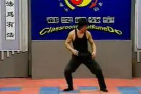 李小龙截拳道秘技之3：腿法之前后滑步的练习技巧图片