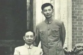 梅葆玖骨灰雨中下葬 梅氏父子同眠万花山图片