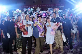 《危城》武汉宣传 彭于晏笑言：没想到我是个high点图片