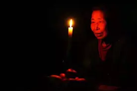 烛光里的妈妈图片