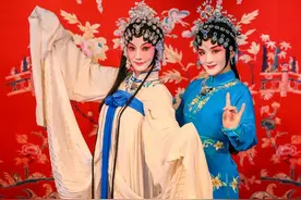 谢娜赵雅芝再现白娘子经典形象，网友：化了戏妆也一眼认出你！图片