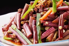 蕨菜，润肠通便，清理肠胃的功效极佳图片