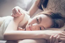 结婚3年我未能生孩子 闺蜜抱着一个三岁半的孩子来我家堵门图片