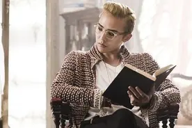 权志龙，一个大写的“女装男穿”王者图片