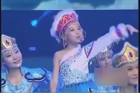 7岁小姑娘挑战唱《鸿雁》，嗓音如天籁，开嗓就惊艳全场图片